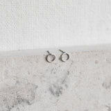 Dainty studs I Small silver round earrings